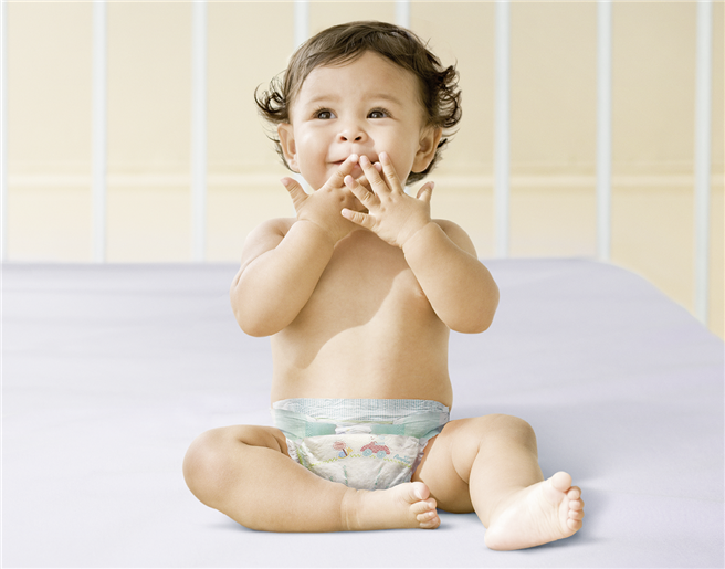Dünnere Windeln erfreuen nicht nur das Baby – durch neue Technologien konnte in 25 Jahren der Verbrauch von Rohstoffen um mehr als 50 Prozent reduziert werden. // Foto: © Procter & Gamble
