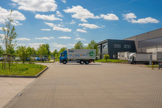 ZUFALL spart Emissionen und transportiert für Kunden CO2-neutral