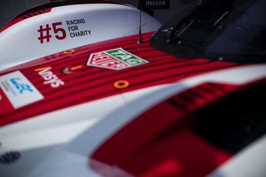 Porsche setzt gemeinnützige Initiative „Racing for Charity“ in Le Mans fort
