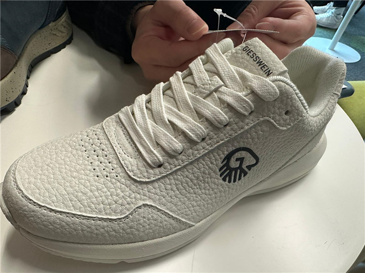 HypahLite ist im Schuhbereich mittlerweile bei 14 Brands etabliert, hauptsächlich Sneakers, aber auch Damen- und Herrenschuhe. © ISA TanTec