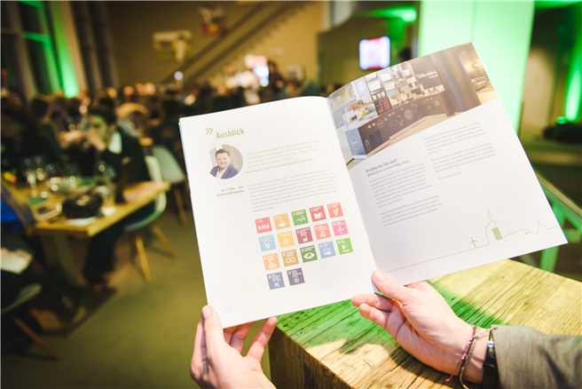 Resteessen: auch bei diesem besonderen Info-Eventformat des Hotels zum Thema Lebensmittelverschwendung stehen die SDGs im Fokus. © Antje Schimanke 