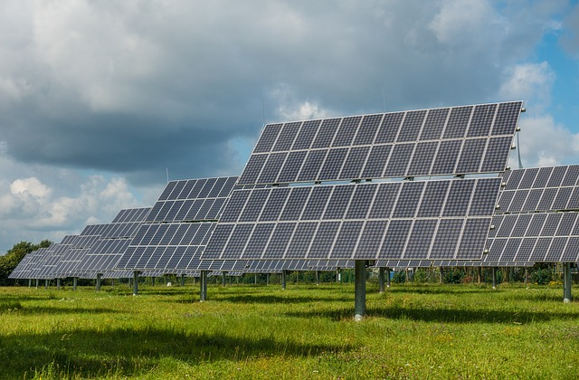Die Deutsche Umwelthilfe fordert die sofortige Streichung des Ausbaudeckels für Photovoltaik, um Klimaschutz und Arbeitsplätze zu sichern. © mrganso, pixabay.com