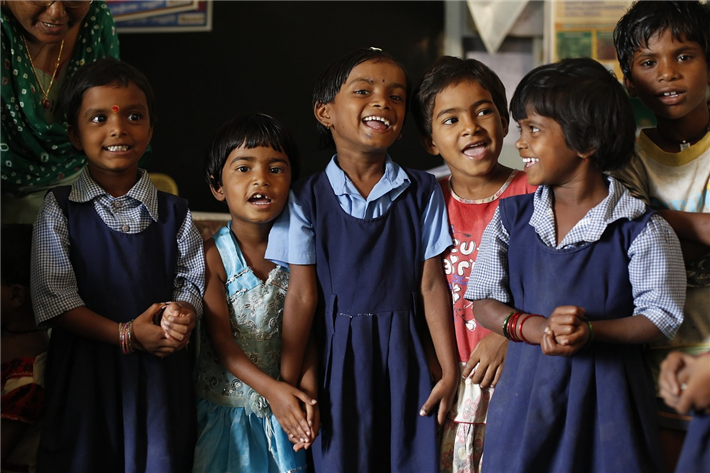 Nur, wenn Mädchen und Frauen einen gleichberechtigten Zugang zu Bildung, Arbeit und Gesundheitsversorgung haben, können sie ein selbstbestimmteres Leben führen, nicht zuletzt in Sachen Familienplanung. © AkshayaPatra Foundation; Pixabay.com