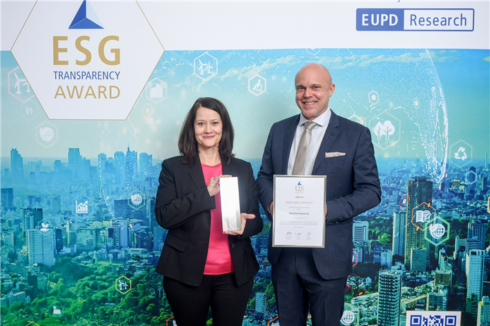 Auszeichnung der Deutsche Telekom AG mit dem ESG Transparency Award 2023 © EUPD / Wenski