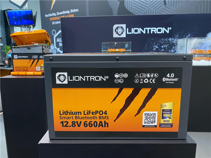 Die neue Untersitzbatterie mit 660 Ah bietet 8,44 kWh. © LIONTRON