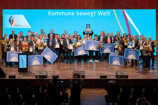 Die Preisträgerinnen des Wettbewerbs für kommunale Entwicklungspolitik 2024 stehen fest: