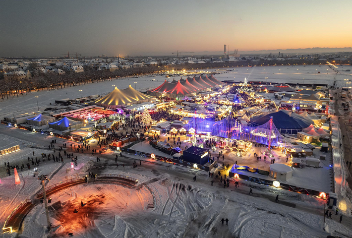 Gemeinsam für unsere Demokratie - Tollwood Winterfestival 2024, 26. November bis 23. Dezember in München