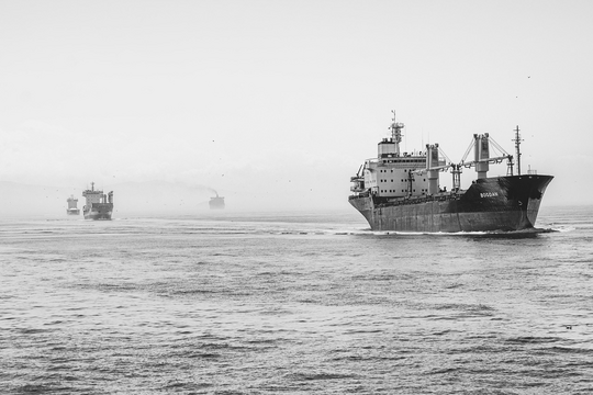 Ernsthafter Einstieg in weltweiten Klimaschutz in internationaler Schifffahrt - aber mit deutlichen Mängeln